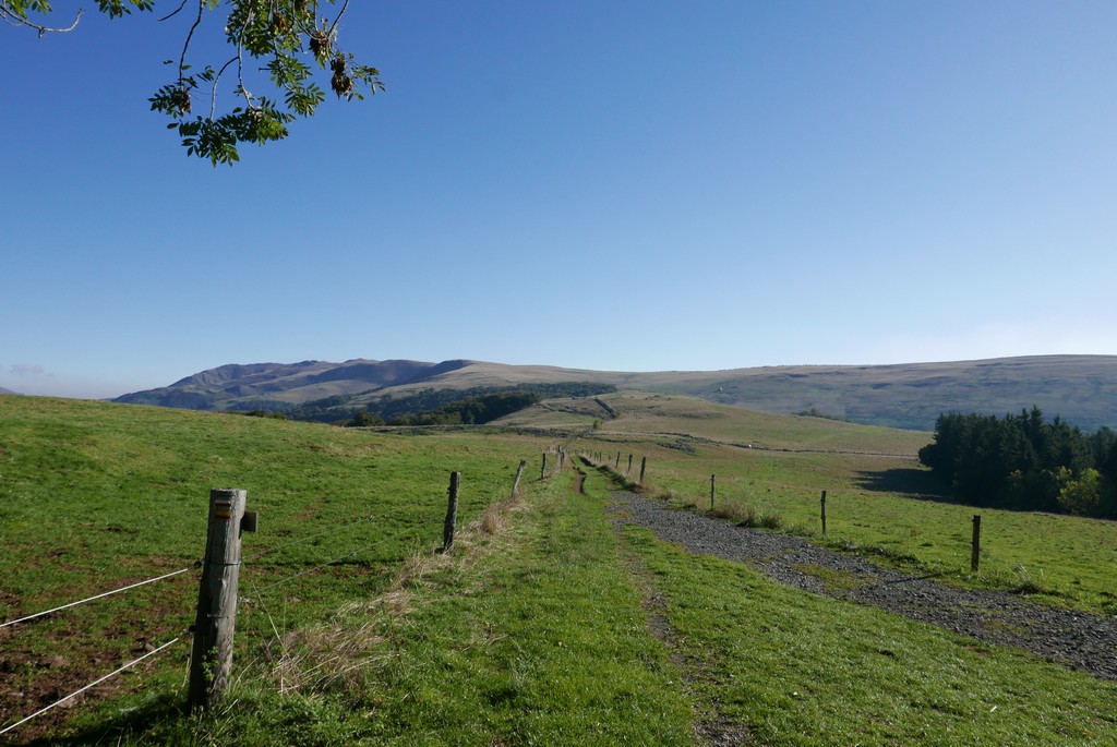 estives aux sources du goul accompagnateur montagne guide cantal