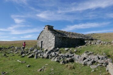 accompagnateur montagne guide cantal